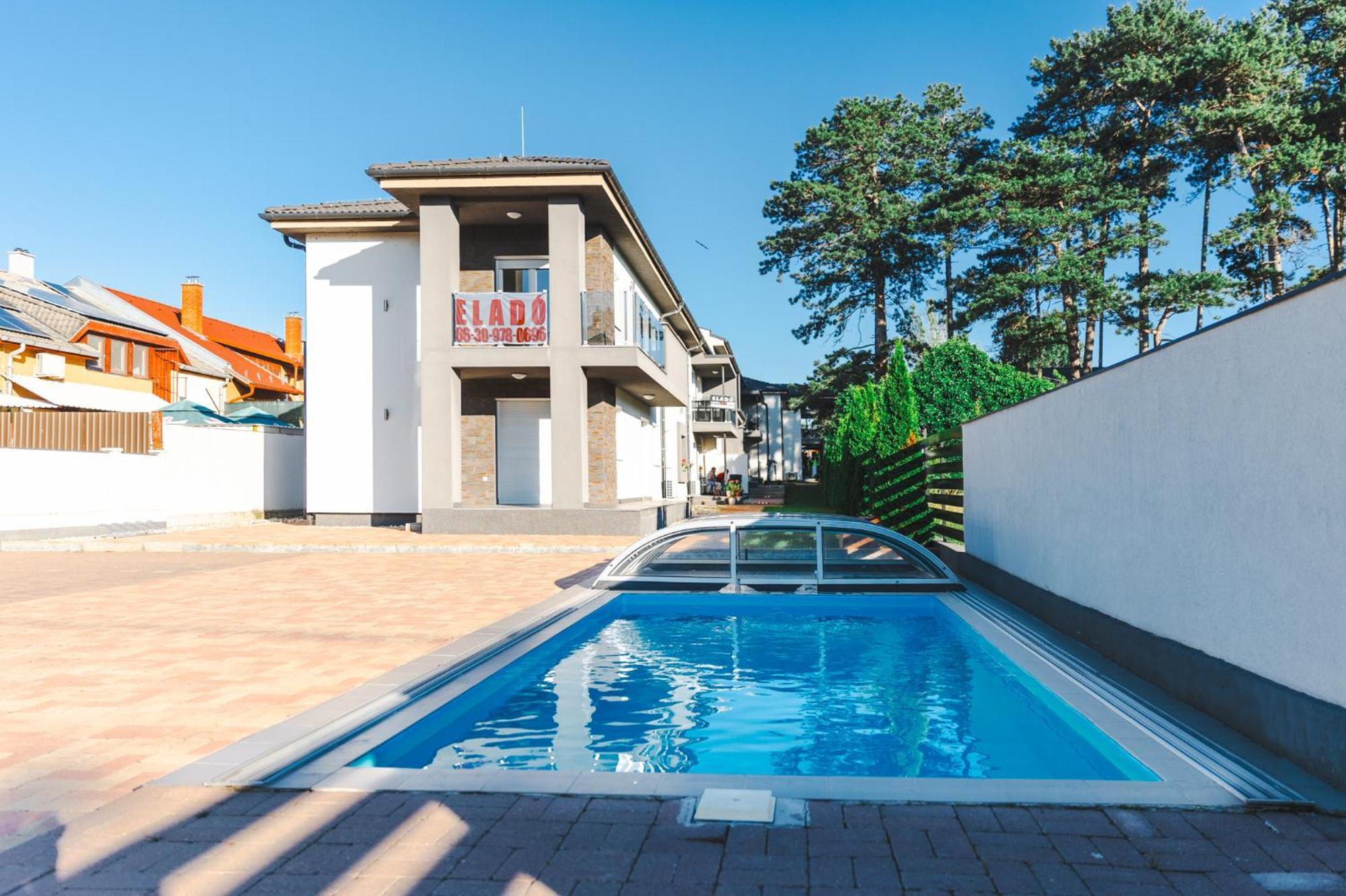 Leda Apartmanok By Bltn Siófok Exteriör bild